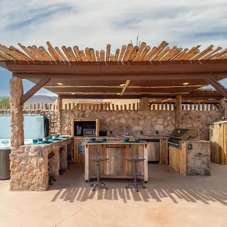 Zion White Bison Glamping & Rv Resort Virgin Exterior photo