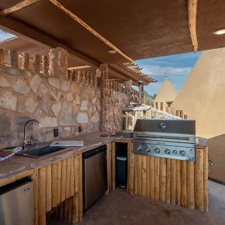 Zion White Bison Glamping & Rv Resort Virgin Exterior photo