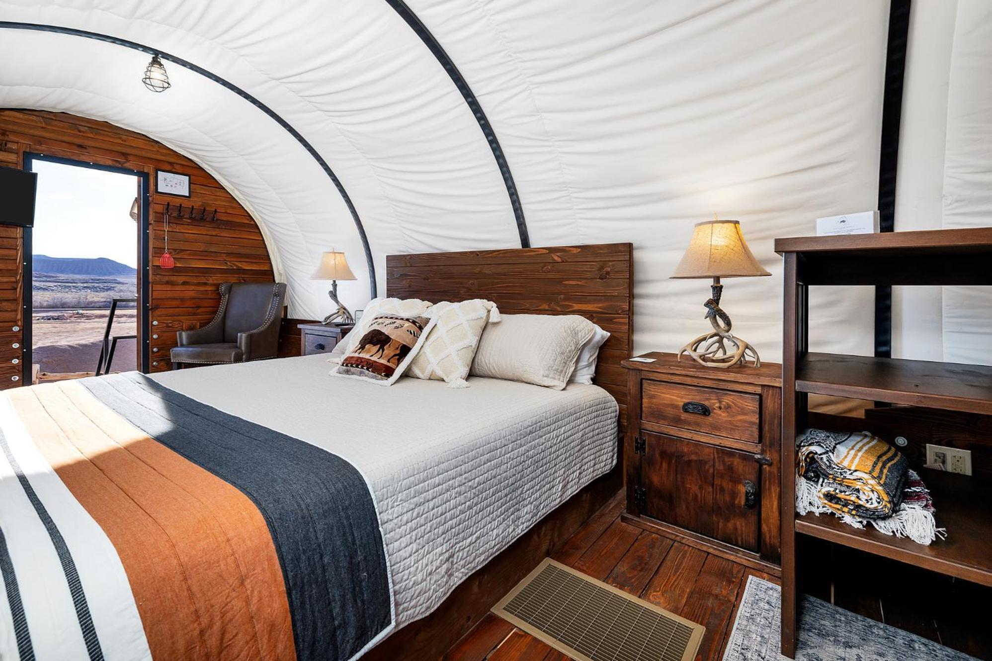Zion White Bison Glamping & Rv *