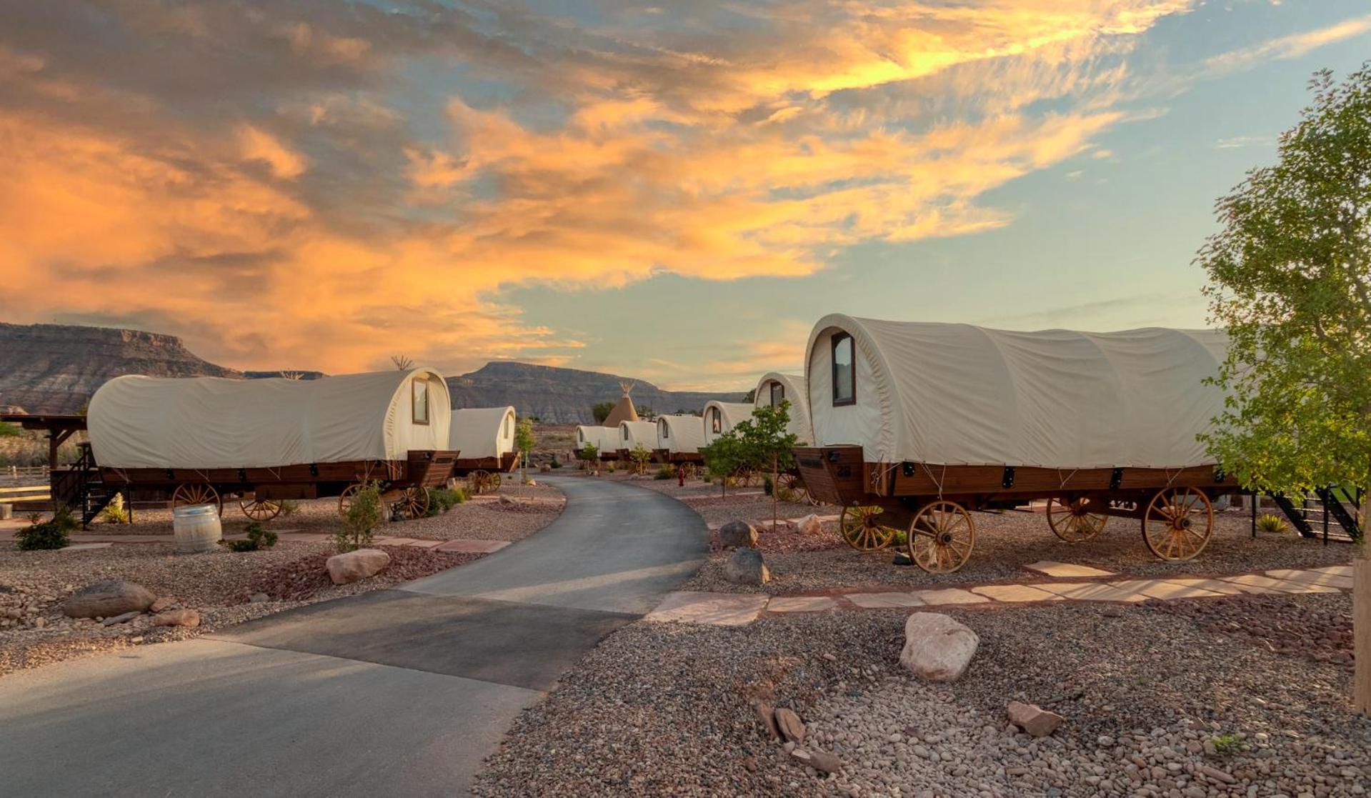Zion White Bison Glamping & Rv Campeggio