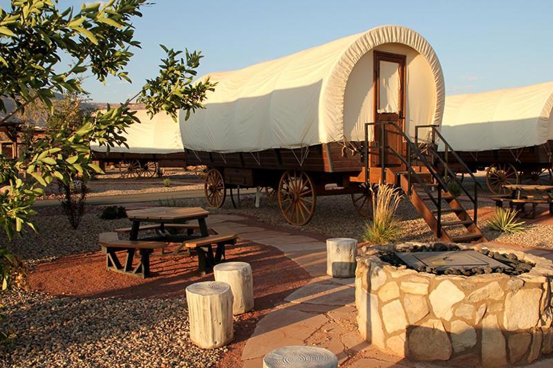 Zion White Bison Glamping & Rv Virgin