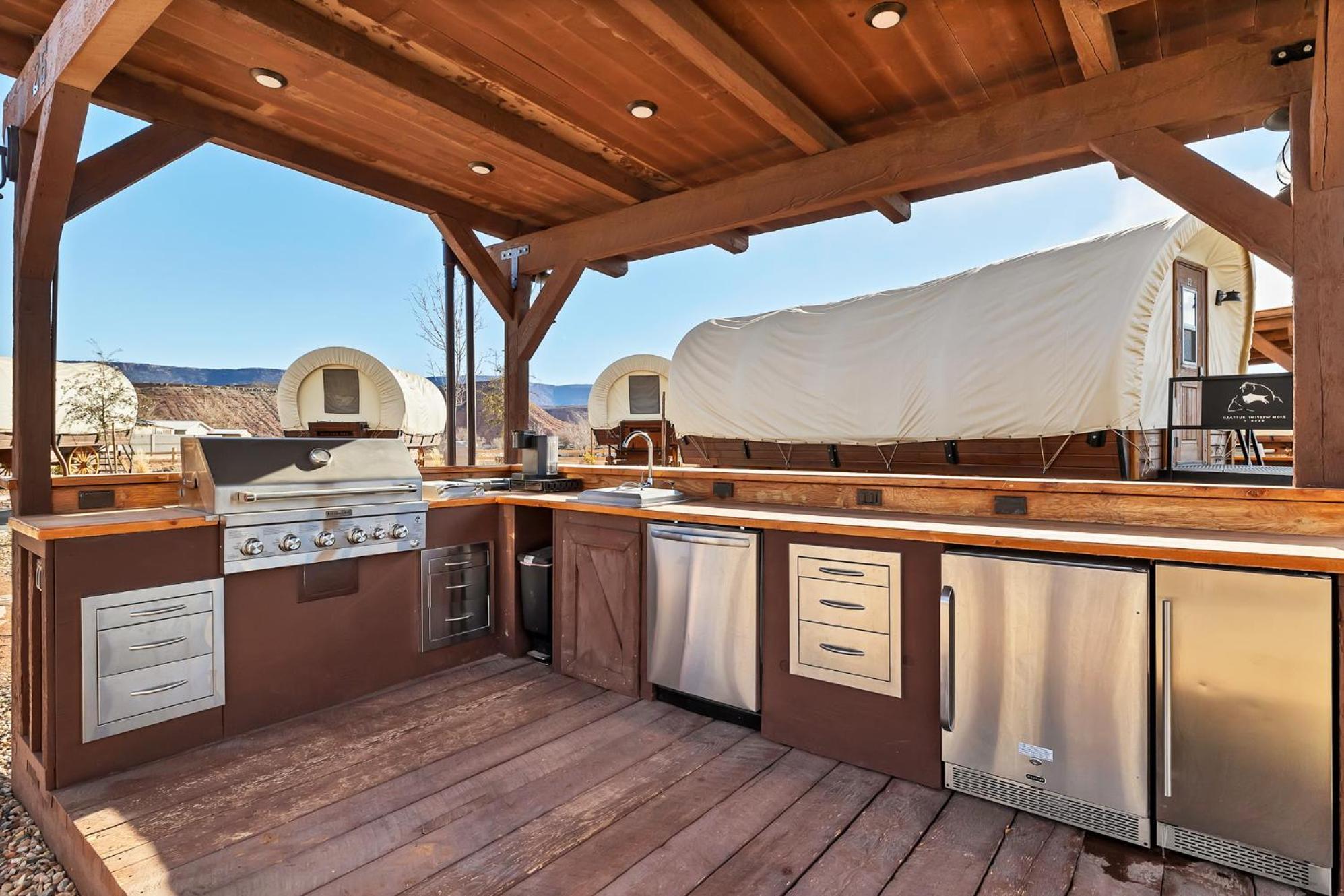 Campeggio Zion White Bison Glamping & Rv *