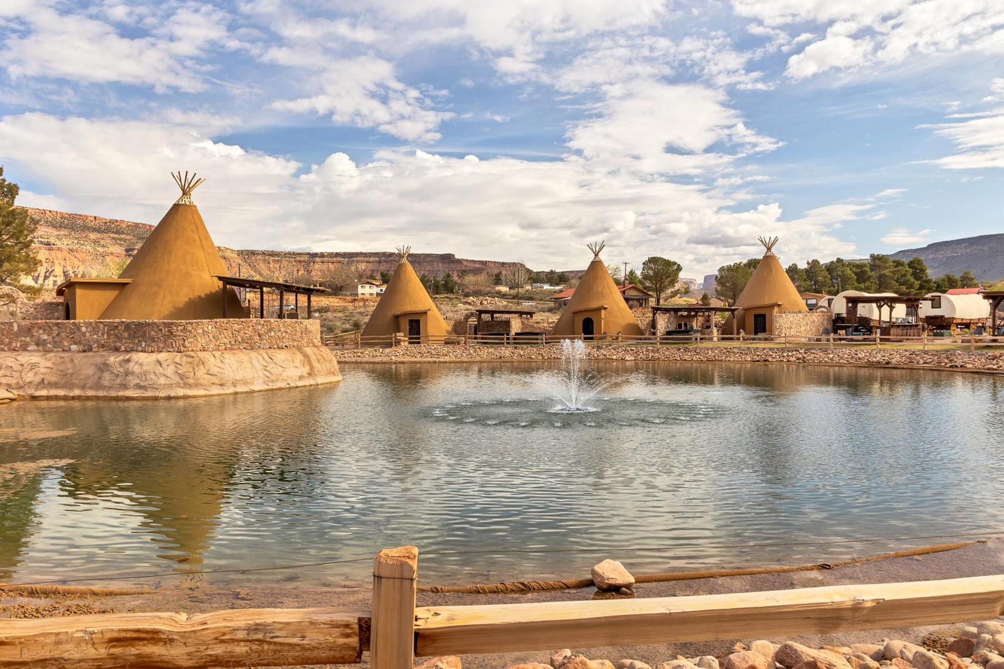 Zion White Bison Glamping & Rv Virgin